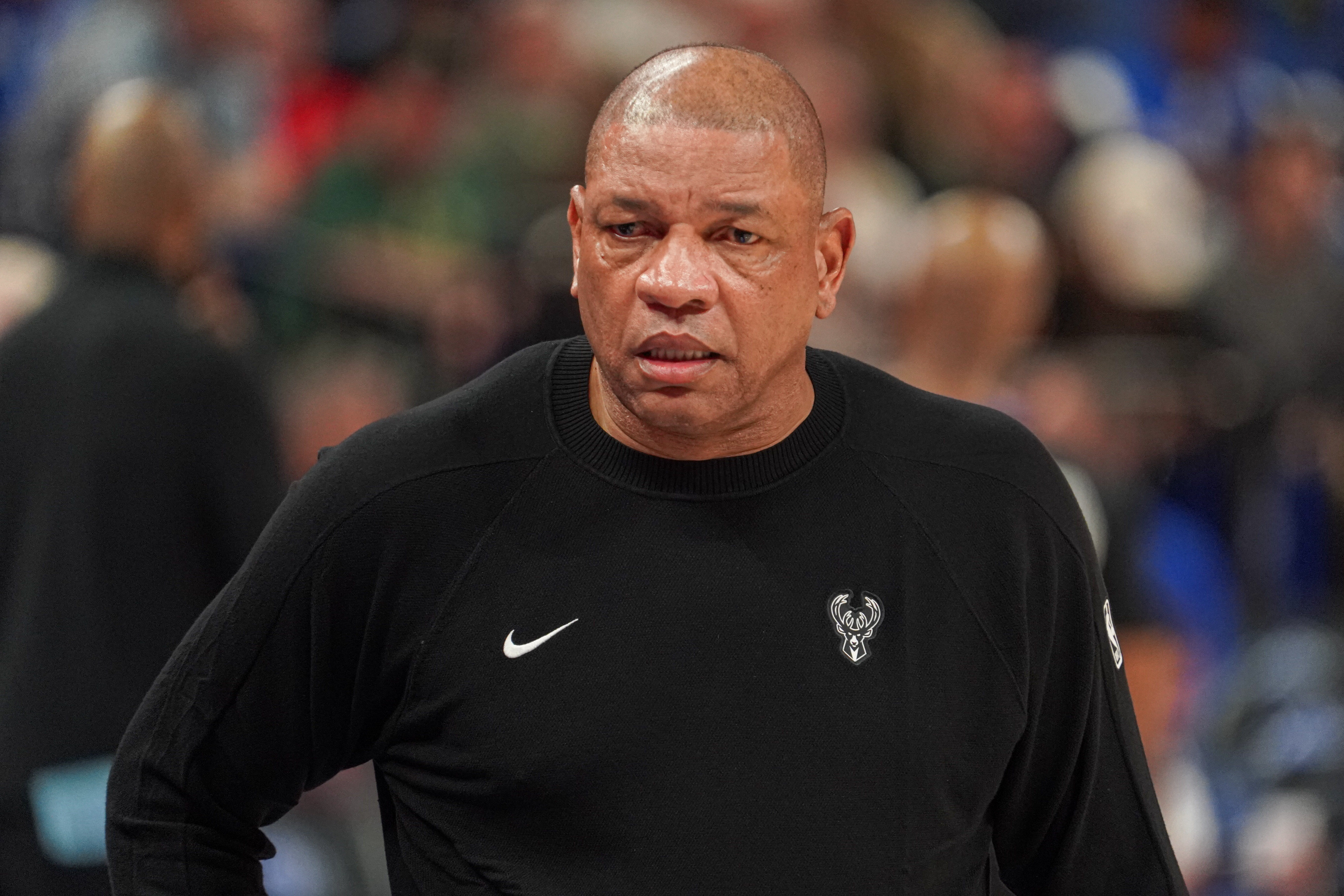 Shams：雄鹿GM和里弗斯一直坚信 如果能进入季后赛雄鹿就有竞争力