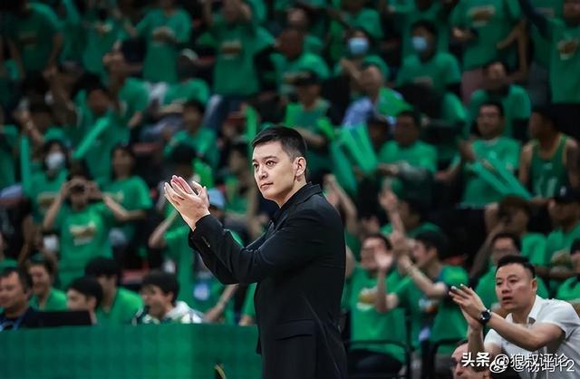 yy体育-离队真因！杨鸣：球队的表现真心对不住球迷支持 我非常内疚和惭愧