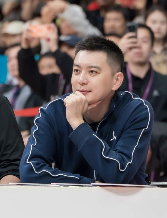 yy体育-真不讲情面！杨鸣点评北京男篮，直言仍未展现冠军相，高看上海队
